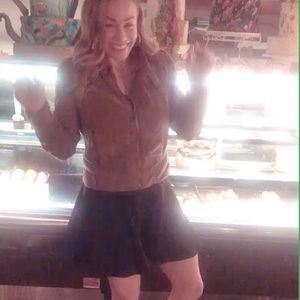 Meet your Posher, Corina